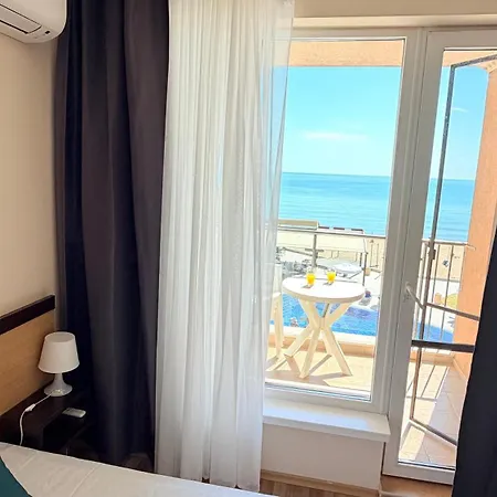 Beachfront - Sea & Pool Views - C205 Apartman