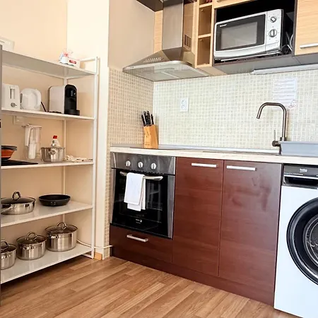 Apartman Beachfront - Sea & Pool Views - C205 *