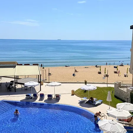 Beachfront - Sea & Pool Views - C205 * Обзор