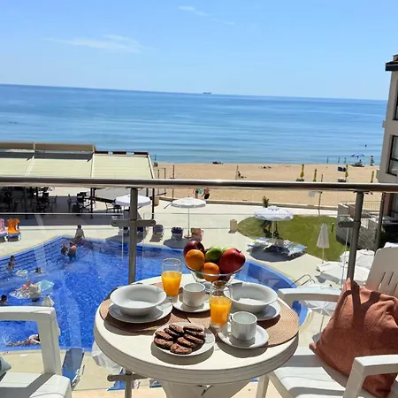 Beachfront - Sea & Pool Views - C205 Apartman