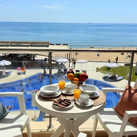 Beachfront - Sea & Pool Views - C205 Apartman