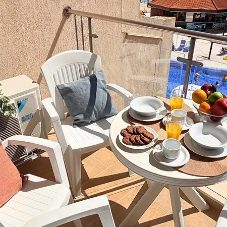 Apartman Beachfront - Sea & Pool Views - C205 *