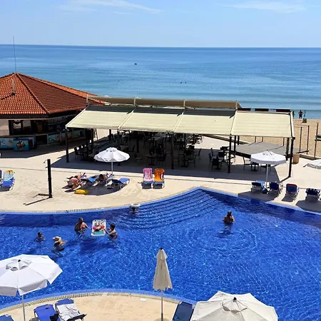 Beachfront - Sea & Pool Views - C205 Apartman