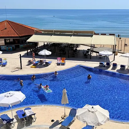 Apartman Beachfront - Sea & Pool Views - C205 Obzor
