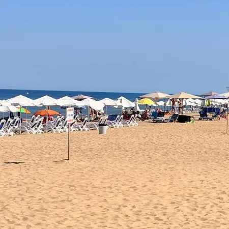 Apartman Beachfront - Sea & Pool Views - C205 *