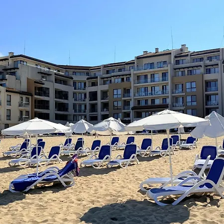 Apartman Beachfront - Sea & Pool Views - C205 *